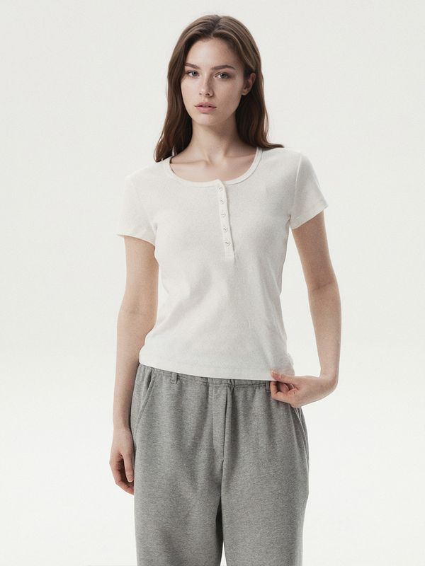 WHOAU Áo thun nữ Eyelet Henley Neck T-Shirt_WHRAG2532F