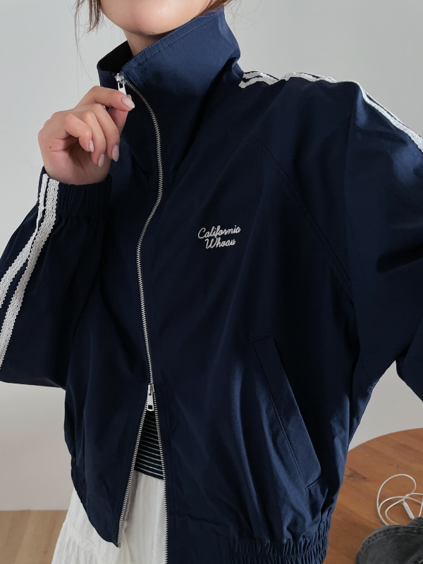 WHOAU Áo khoác nữ Eyelet Zip-up Jacket_WHJJG2364F