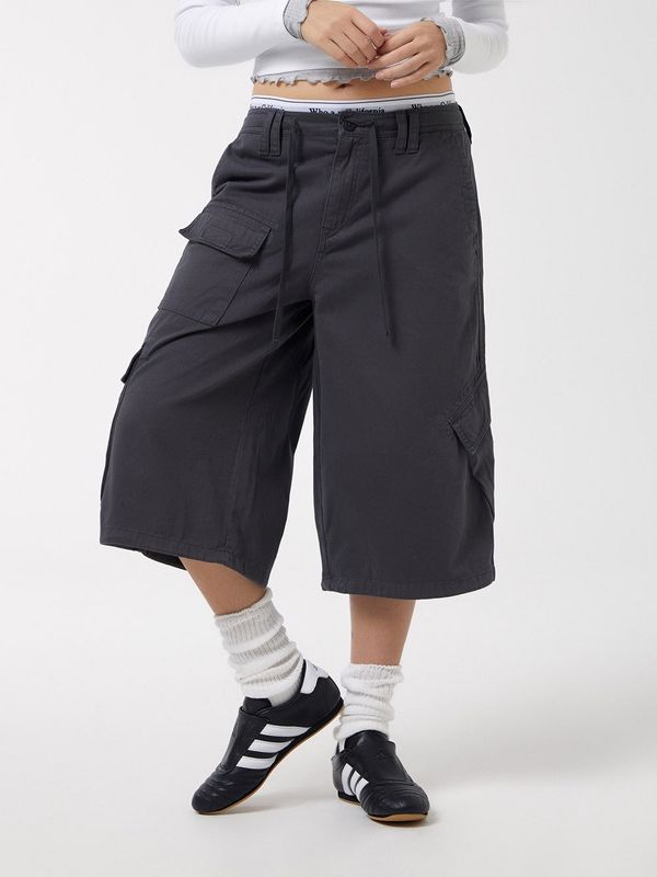 Bermuda Cargo Pants (F)_WHTAF3881F