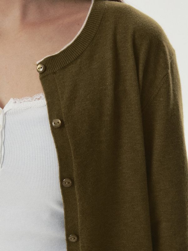 WHOAU Áo len Layered R-neck Cardigan_WHCKGB823F
