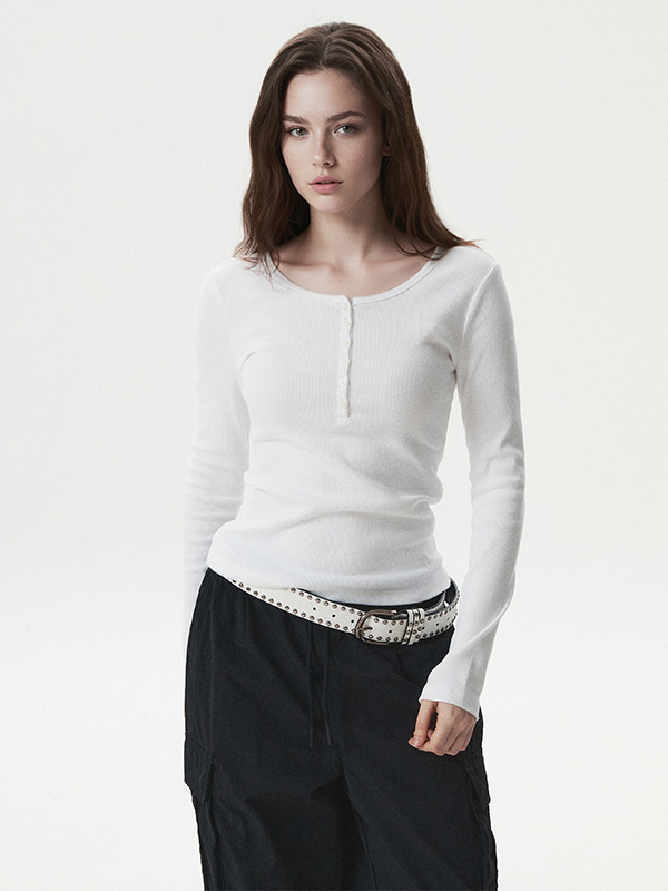 WHOAU Áo thun gân tay dài nữ Ribbed Henry Neck Long Sleeve T-shirt_WHLAG2322F