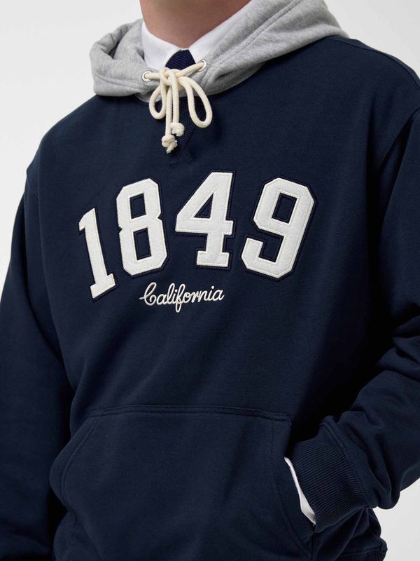 Signature Campus Patch Hoodie_WHMHF4922U