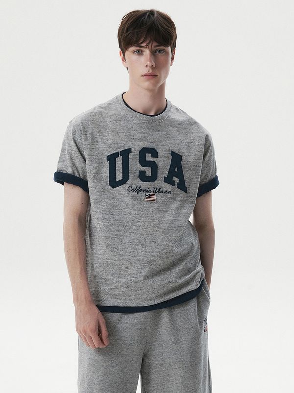 WHOAU Áo thun UNISEX USA Patch T-shirt_WHRAG2431U