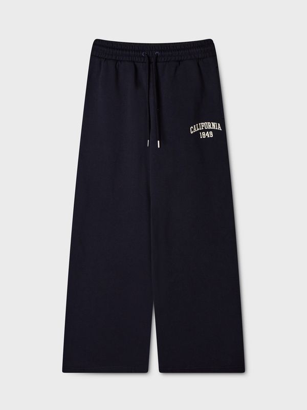 WHOAU Quần dài nữ Signature Patch Wide Pants(Brushed)_WHTMGBT21U