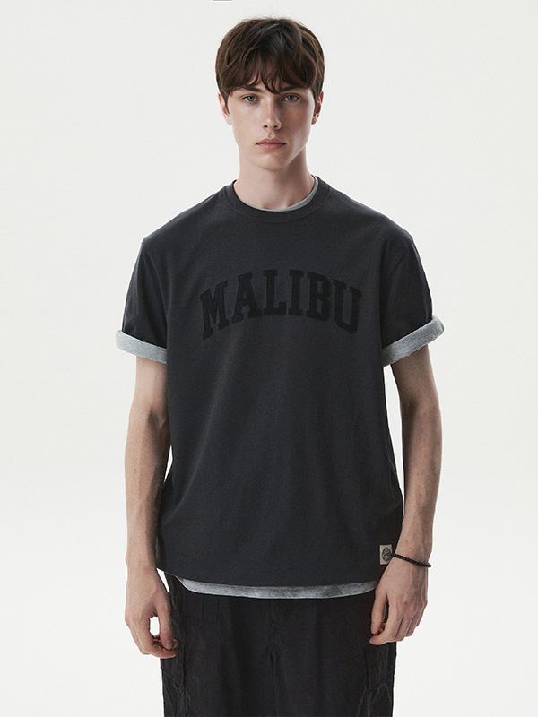WHOAU Áo thun Campus Patch T-shirt_WHRAG2422U