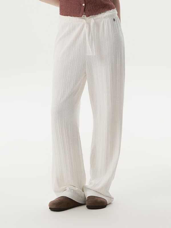 WHOAU Quần nữ Eyelet Jacquard Pants_WHTMG2551F