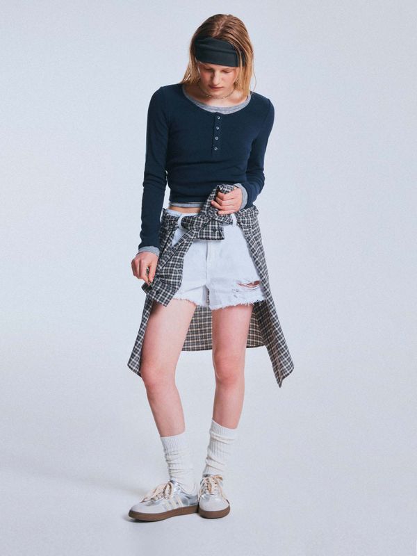 Layered Henry Neck Long Sleeve T-Shirt_WHLAF4891F