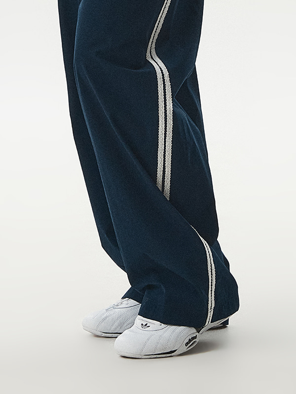 WHOAU Quần nữ Eyelet Pants(Set-up)_WHTAG2364F