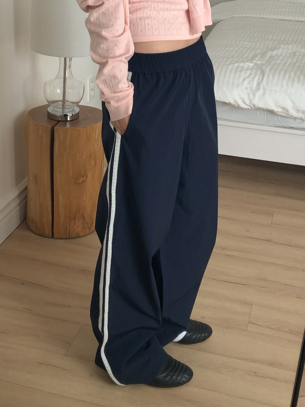 WHOAU Quần nữ Eyelet Pants(Set-up)_WHTAG2364F