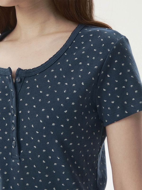 WHOAU Áo thun nữ Eyelet Henley Neck T-Shirt_WHRAG2532F