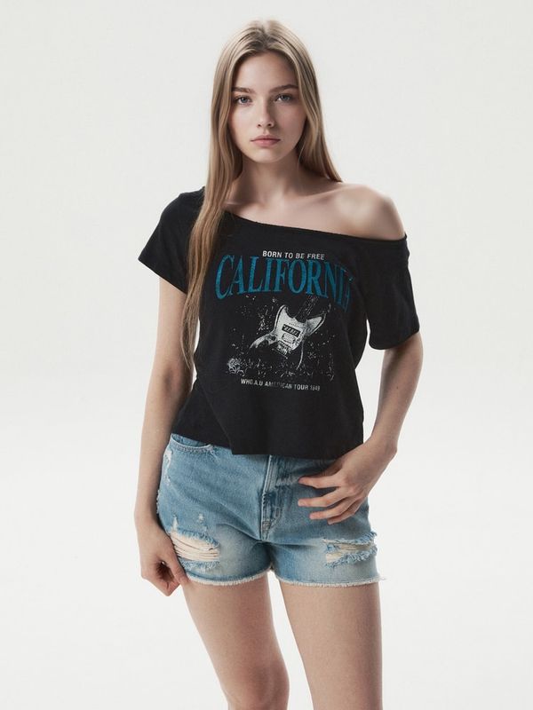 WHOAU Áo thun nữ Rock Music One-Shoulder T-shirt(F)_WHRPGB763F