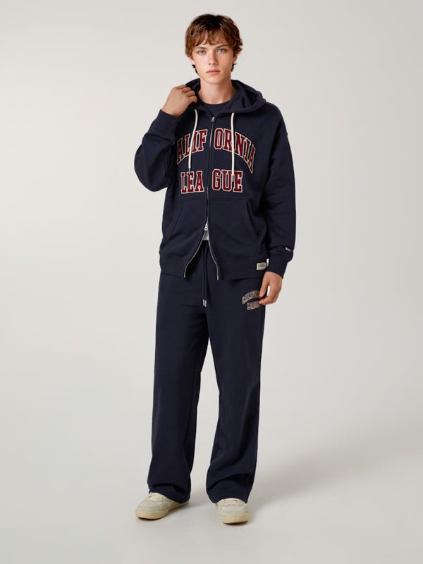 WHOAU Quần dài Unisex Signature Patch Wide Pants_WHTMG1111U