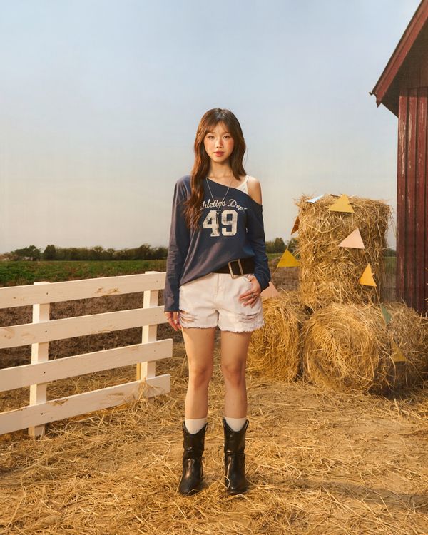 WHOAU Áo thun Meichan OFFSHOULDER Long Sleeve Tee_WHLAG2582B