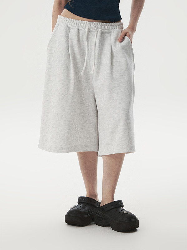 Bermuda One Tuck Half Pants